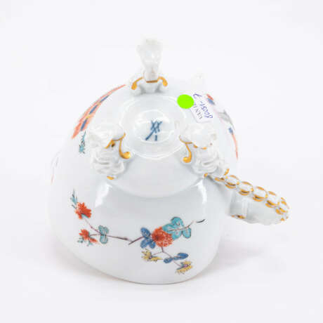 Meissen. RARE SMALL FOOTED PORCELAIN SAUCIERE WITH KAKIEMON DECOR - photo 6