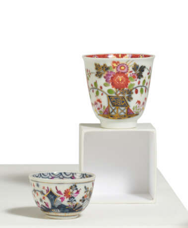 Meissen. PORCELAIN TEA MUG WITH TABLE DECOR AND SMALL TEA BOWL WITH KAKIEMON DECOR - photo 1