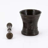 Niederlande oder Niederrhein. BRONZE MORTAR AND PESTLE - photo 4