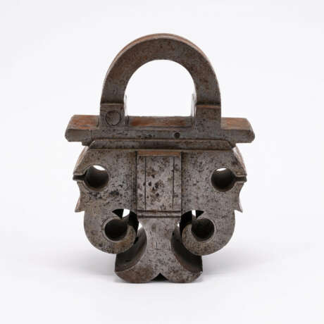 Germany. LARGE PERFORATED AND CURVED IRON PADLOCK - photo 3