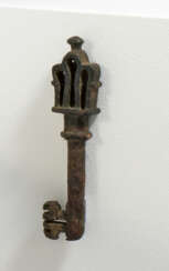 LARGE BRASS KEY