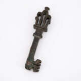 LARGE BRASS KEY - photo 2