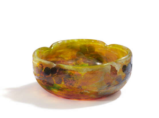 Daum Nancy. GLASS BOWL WITH DECOR "MÛRES EN AUTOMNE" - photo 1