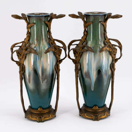 PAIR OF LARGE CERAMIC VASES WITH EXCEPTIONAL ART NOUVEAU MOUNTINGS - фото 3