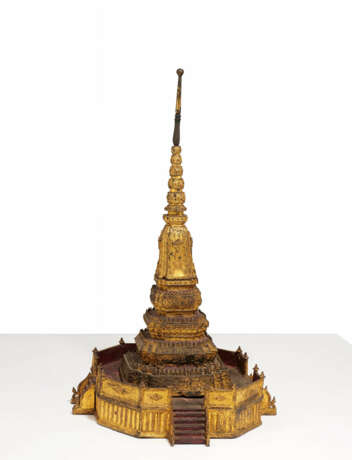 THREE-PART BRONZE RELIQUIARY IN STUPA FORM - photo 1