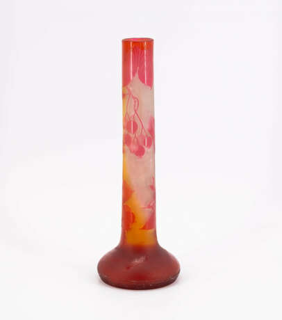 Emile Gallé. LARGE GLASS SOLIFLORE WITH BERRY BRANCHES - photo 3