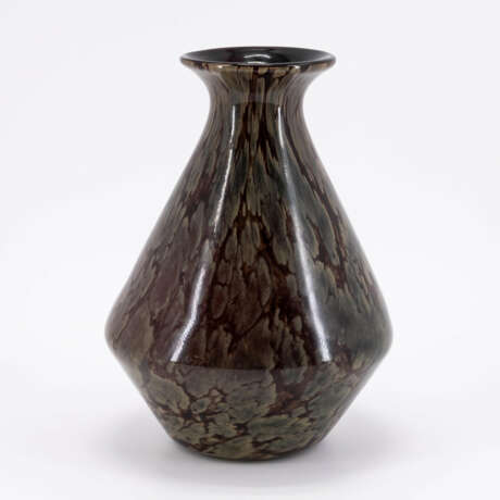 Charles Schneider, Charles. "Schneider".. DOUBLE-CONIC GLASS VASE WITH DARK DECOR "JADES" - photo 2