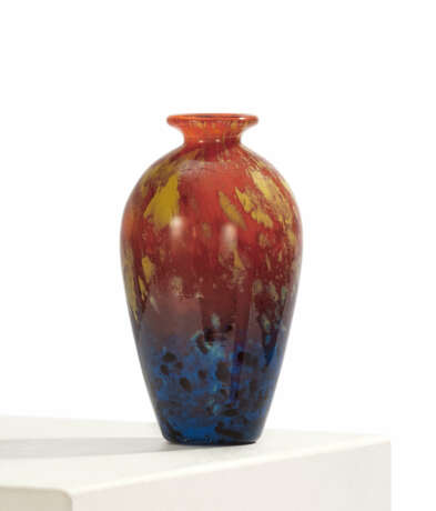 Charles Schneider, Charles. "Schneider".. SMALL GLASS BALUSTER VASE "JADES" - photo 1