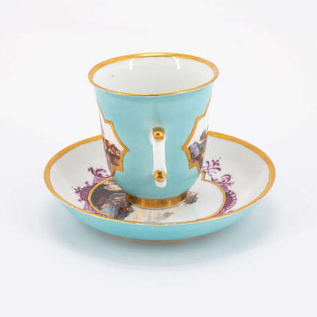 Meissen. PORCELAIN BEAKER WITH DOUBLE HANDLES AND SAUCER WITH TURQUOISE GROUND AND LANDSCAPE CARTOUCHES - photo 2