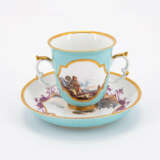 Meissen. PORCELAIN BEAKER WITH DOUBLE HANDLES AND SAUCER WITH TURQUOISE GROUND AND LANDSCAPE CARTOUCHES - photo 3