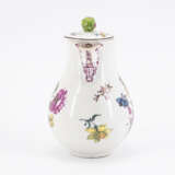 Meissen. PORCELAIN PLANTER AND SMALL JUG WITH WOODCUT FLOWERS - photo 4