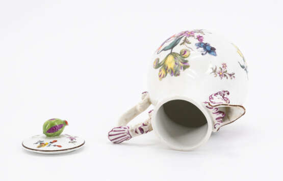 Meissen. PORCELAIN PLANTER AND SMALL JUG WITH WOODCUT FLOWERS - photo 5