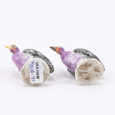 Meissen. TWO SMALL PORCELAIN GUINEA FOWLS - photo 5