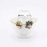 Meissen. SMALL PORCELAIN SERVING BASKET WITH SEASONAL MASCARONS - photo 2