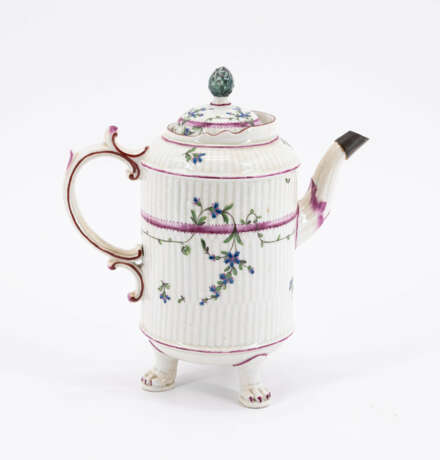 Ludwigsburg. SMALL PORCELAIN COFFEE SERVICE WITH FLORAL DECOR - фото 8