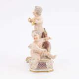 Frankenthal. PORCELAIN FIGURINES OF CUPIDS MAKING MUSIC ON A ROCAILLE BASE - фото 2