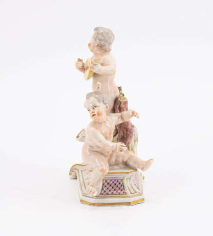 Frankenthal. PORCELAIN FIGURINES OF CUPIDS MAKING MUSIC ON A ROCAILLE BASE - фото 2