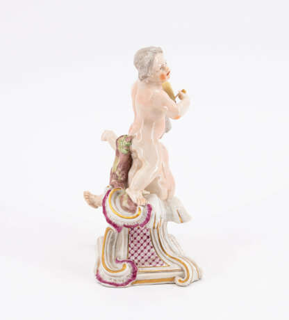 Frankenthal. PORCELAIN FIGURINES OF CUPIDS MAKING MUSIC ON A ROCAILLE BASE - фото 4