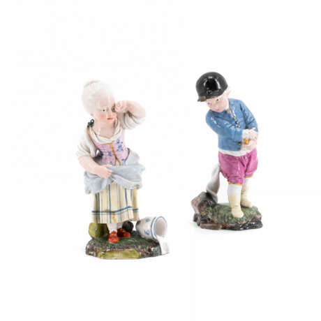 Höchst. TWO PORCELAIN FIGURINES OF CHILDREN - фото 1