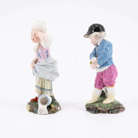 Höchst. TWO PORCELAIN FIGURINES OF CHILDREN - photo 2