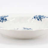 Tournai. LARGE PORCELAIN BOWL WITH FLORAL DECOR PAINTED IN BLUE UNDER THE GLAZE - photo 3