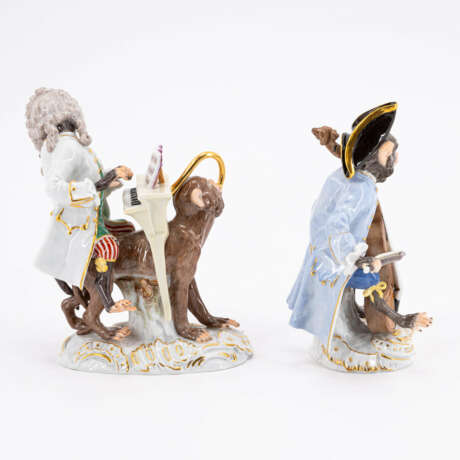 Meissen. NINE PORCELAIN FIGURINES AND A MUSIC STAND FROM THE "AFFENKAPELLE" ("APE CHAPEL") - photo 12