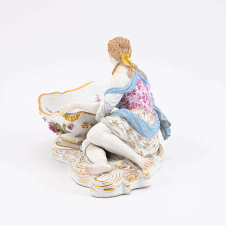 Meissen. LARGE PORCELAIN SPICE JAR WITH LYING LADY - фото 2