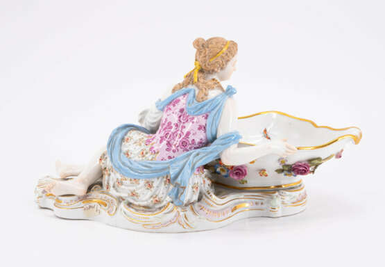 Meissen. LARGE PORCELAIN SPICE JAR WITH LYING LADY - фото 3