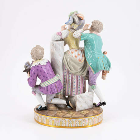 Meissen. LARGE PORCELAIN ENSEMBLE "DIE ANNÄHERUNG" - photo 3