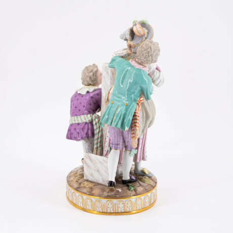 Meissen. LARGE PORCELAIN ENSEMBLE "DIE ANNÄHERUNG" - photo 4