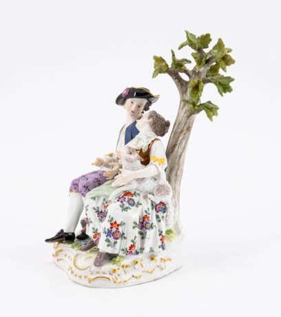 Meissen. PORCELAIN FIGURINE OF A SHEPHERD COUPLE AT THE TREE - photo 2