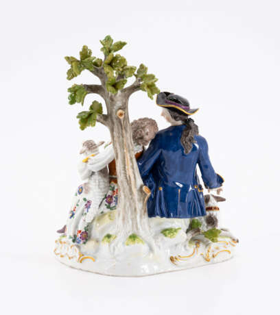 Meissen. PORCELAIN FIGURINE OF A SHEPHERD COUPLE AT THE TREE - photo 3