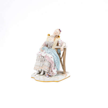 Meissen. PORCELAIN FIGURINE OF A SLEEPING WOMAN ON CHAIR - photo 1