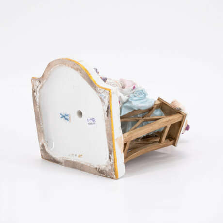 Meissen. PORCELAIN FIGURINE OF A SLEEPING WOMAN ON CHAIR - photo 5