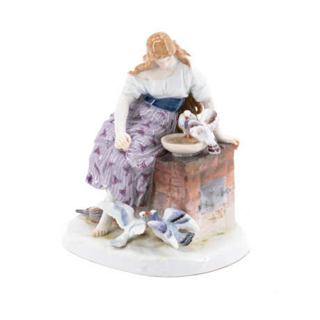 Meissen. PORCELAIN FIGURINE OF CINDERELLA - photo 1