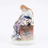 Meissen. PORCELAIN FIGURINE OF CINDERELLA - photo 2