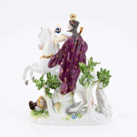 Meissen. PORCELAIN FIGURINE OF EUROPA ON HORSEBACK - photo 2