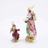 Meissen. LARGE PORCELAIN FIGURINE OF A MALABAR PLAYING THE HURDY-GURDY AND A SMALL PORCELAIN FIGURINE OF A MALABAR PLAYING THE LYRE - photo 2