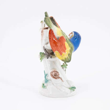 Meissen. SMALL PORCELAIN FIGURINE OF A PARROT ON TREE TRUNK - фото 3