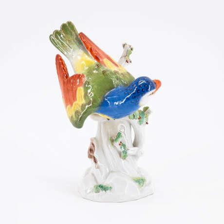 Meissen. SMALL PORCELAIN FIGURINE OF A PARROT ON TREE TRUNK - фото 4