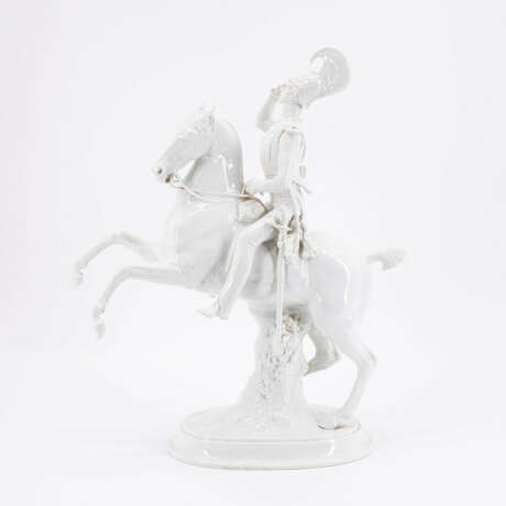 Meissen. PORCELAIN CUIRASSIER ON HORSEBACK - photo 3