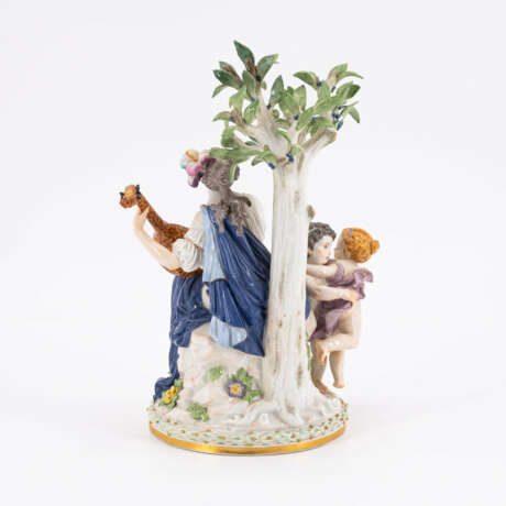 Meissen. PORCELAIN LUTE PLAYER AT A TREE AS ALLEGORY OF THE MUSIC - photo 3