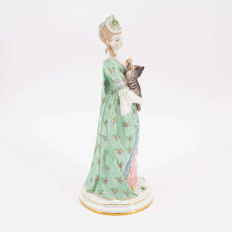 Meissen. PORCELAIN FIGURINE OF A LADY WITH CAT - photo 4