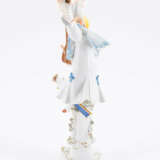 Meissen. PORCELAIN FIGURINE OF A COMEDIAN WITH MANDOLIN - фото 2