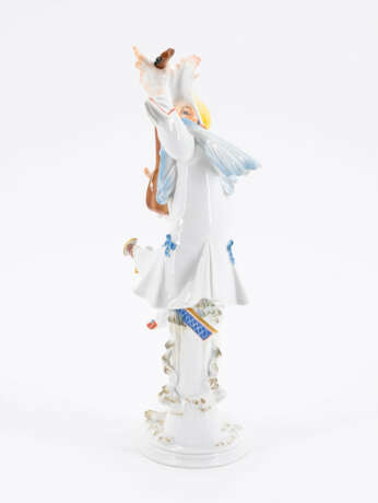 Meissen. PORCELAIN FIGURINE OF A COMEDIAN WITH MANDOLIN - фото 2