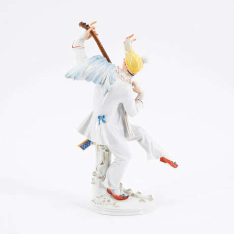 Meissen. PORCELAIN FIGURINE OF A COMEDIAN WITH MANDOLIN - фото 3