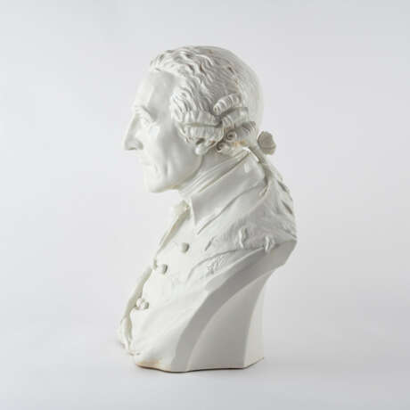 KPM. LARGE PORCELAIN BUST OF FREDERICK II OF PRUSSIA - photo 2