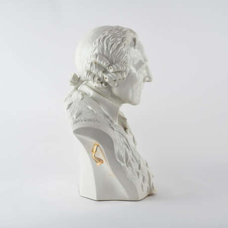 KPM. LARGE PORCELAIN BUST OF FREDERICK II OF PRUSSIA - photo 4