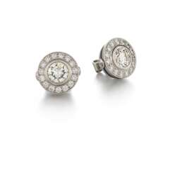 Johannes Hundt. DIAMOND-EAR STUDS