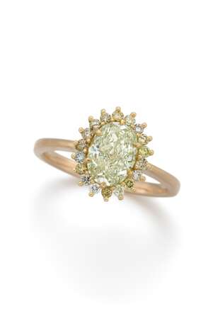 FANCY-COLOUR-DIAMOND-RING - photo 1